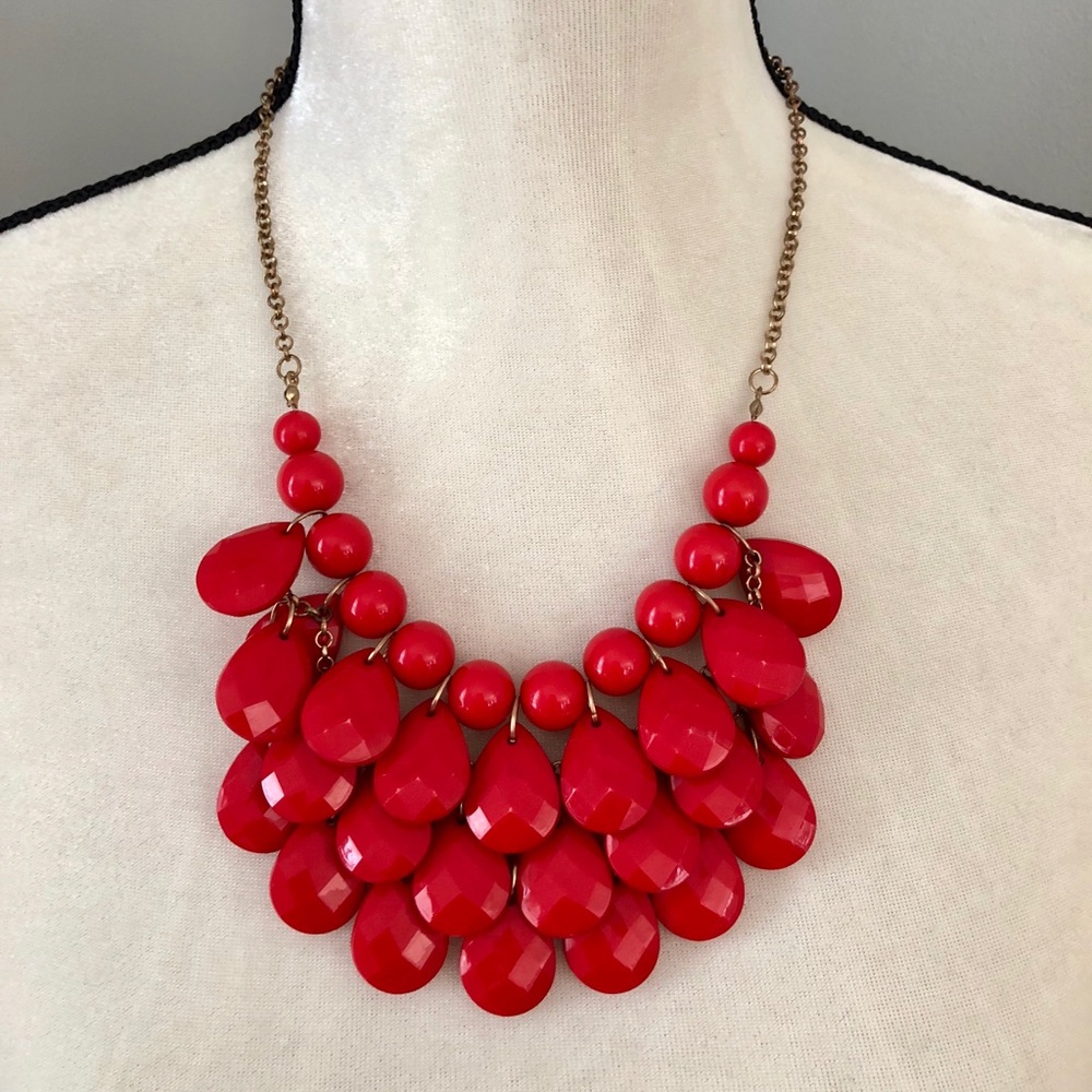 Gorgeous red statement necklace
